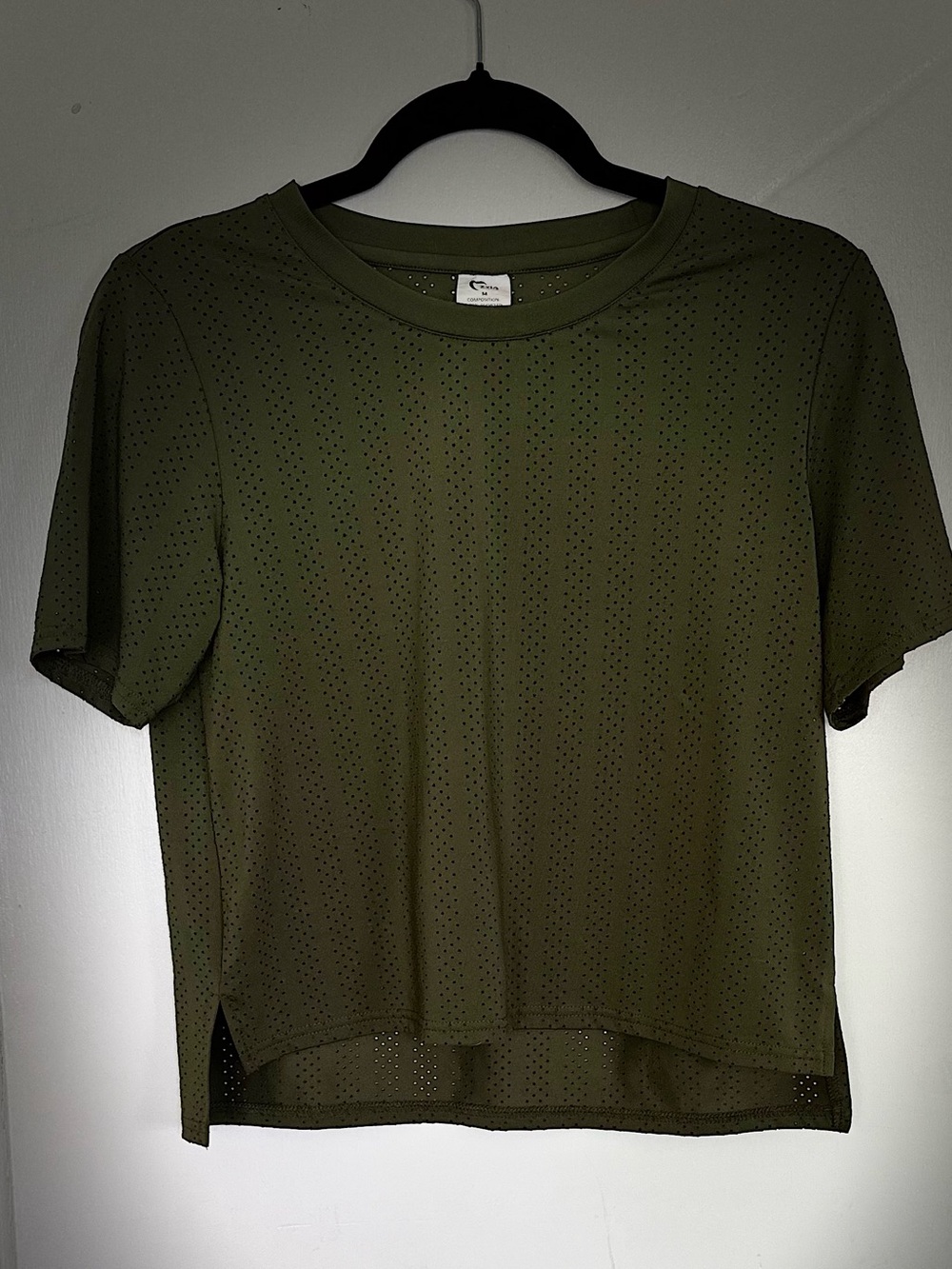 Zyia cropped mesh tee in army green